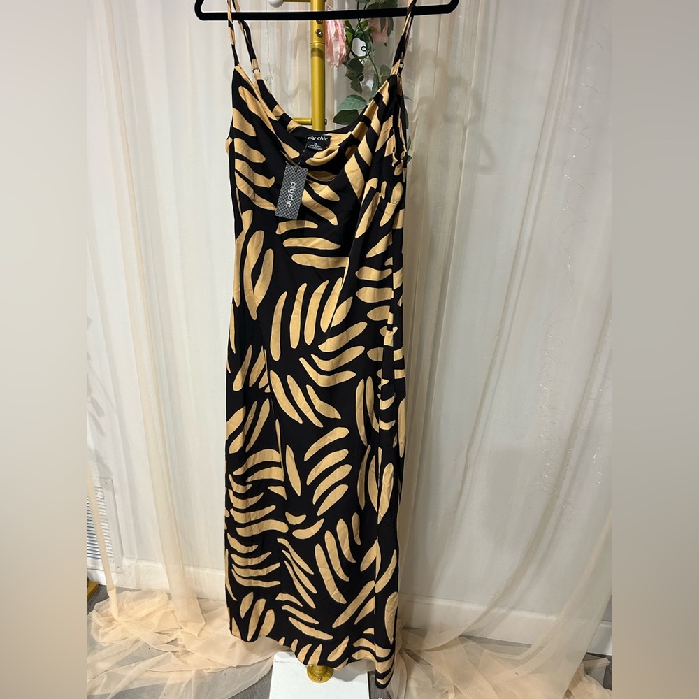 City Chic Black and Gold Leaf Print Maxi Dress